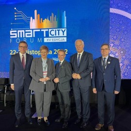 powiększ zdjęcie: Prezydent Legnicy brał udział w XV Smart City Forum