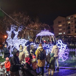 powiększ zdjęcie: W mikołajki rozbłysły nasze iluminacje i sprawiły radość