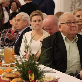 powiększ zdjęcie: Wigilia Narodów. Przedstawiciele mniejszości spotkali się przy stole