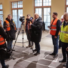 powiększ zdjęcie: Prezydent spotkał się z mediami w powstającym Centrum Witelona