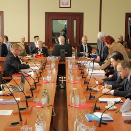 W poniedziałek sesja Rady Miejskiej Legnicy. Poznaj porządek obrad