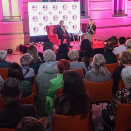powiększ zdjęcie: Wieczór z miłością do siebie