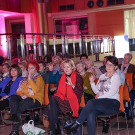 powiększ zdjęcie: Wieczór z miłością do siebie