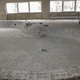 powiększ zdjęcie: Przebudowa basenu Bąbelek. Przygotowania do montażu stalowej niecki
