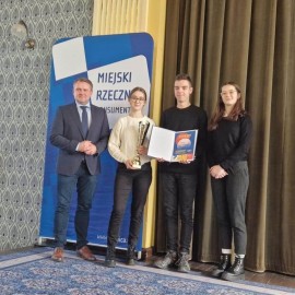 Drużyna I LO najlepsza z wiedzy konsumenckiej