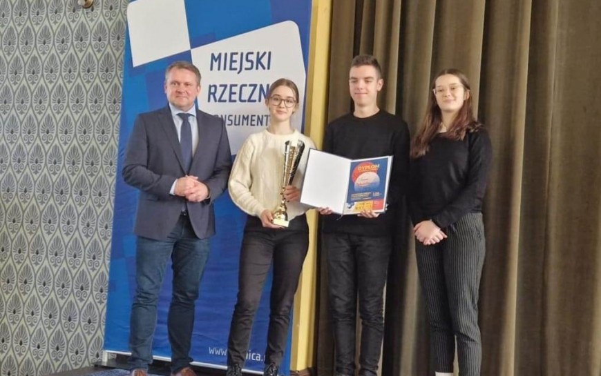 Drużyna I LO najlepsza z wiedzy konsumenckiej
