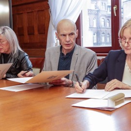 powiększ zdjęcie: Porozumienie podpisane. Koniec strajku