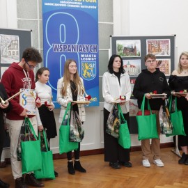 powiększ zdjęcie: Pomagali i są Wspaniali