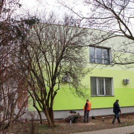 powiększ zdjęcie: Termomodernizacja przychodni przy ul. Biegunowej. Prace bardzo zaawansowane