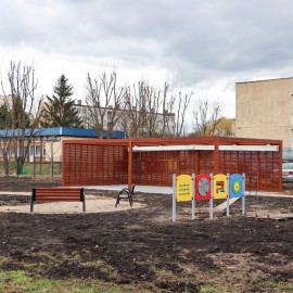 powiększ zdjęcie: Na osiedlu Piekary powstaje klasa pod chmurką