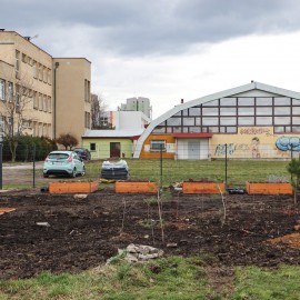 powiększ zdjęcie: Na osiedlu Piekary powstaje klasa pod chmurką
