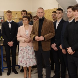 powiększ zdjęcie: W Legnicy rozwijamy szkolnictwo zawodowe tworząc nowoczesną edukację