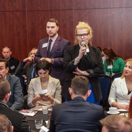 powiększ zdjęcie: O zaufaniu w biznesie. Ponad 120 przedsiębiorców spotkało się w Legnicy