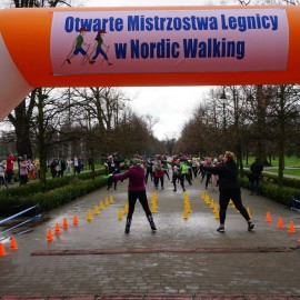 powiększ zdjęcie: Mistrzostwa Legnicy w Nordic Walking. Kto doszedł najszybciej?