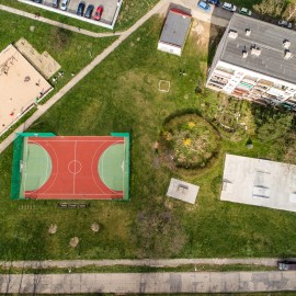 powiększ zdjęcie: LBO 2022. Przy ul. Bydgoskiej powstał mini skatepark dla najmłodszych