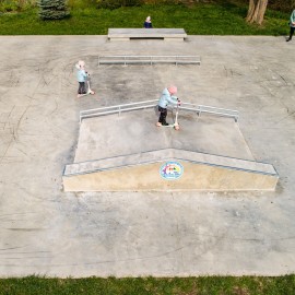 powiększ zdjęcie: LBO 2022. Przy ul. Bydgoskiej powstał mini skatepark dla najmłodszych