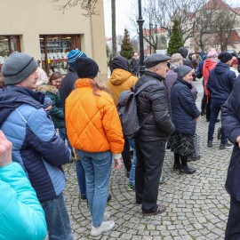 powiększ zdjęcie: Jałmużniczy chleb, śledź i grosz. Nasza legnicka tradycja, jedyna taka w kraju