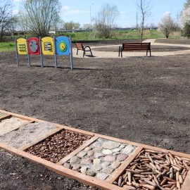 powiększ zdjęcie: LBO. Na osiedlu Piekary powstała klasa pod chmurką