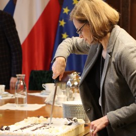 powiększ zdjęcie: Piękny jubileusz legniczanki Janiny Stasiak. Życzenia od prezydenta i przyjaciół