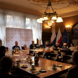 powiększ zdjęcie: Piękny jubileusz legniczanki Janiny Stasiak. Życzenia od prezydenta i przyjaciół