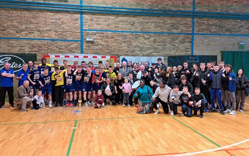 Juniorzy młodsi Siódemki Huras Legnica w najlepszej 16 w Polsce