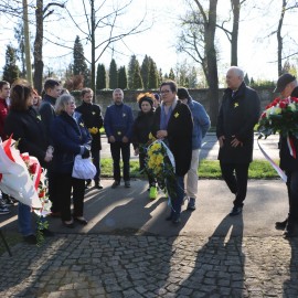 powiększ zdjęcie: Uczciliśmy pamięć powstania w getcie warszawskim