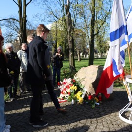 powiększ zdjęcie: Uczciliśmy pamięć powstania w getcie warszawskim