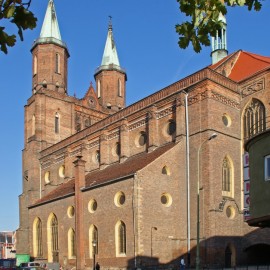 powiększ zdjęcie: W sobotę rozpoczyna się sezon turystyczny w kościele Mariackim