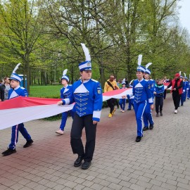 powiększ zdjęcie: Radośnie obchodziliśmy majowe święta. Było wiele atrakcji