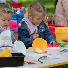powiększ zdjęcie: Radośnie obchodziliśmy majowe święta. Było wiele atrakcji