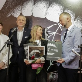 powiększ zdjęcie: Koreanka Youjin Um zdobyła nagrodę główną Festiwalu SREBRO