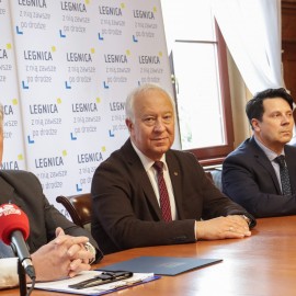 powiększ zdjęcie: Lions Clubs przekazał blisko 200 tys. zł na wyposażenie miejskiej bursy