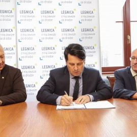 powiększ zdjęcie: Lions Clubs przekazał blisko 200 tys. zł na wyposażenie miejskiej bursy