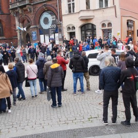 powiększ zdjęcie: Rajd wyjątkowych aut zawita do Legnicy