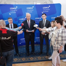 powiększ zdjęcie: Legnica: 61,4 mln euro dla samorządów