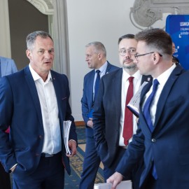 powiększ zdjęcie: Legnica: 61,4 mln euro dla samorządów