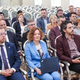 powiększ zdjęcie: Legnica: 61,4 mln euro dla samorządów