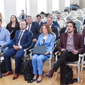 powiększ zdjęcie: Legnica: 61,4 mln euro dla samorządów