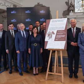 powiększ zdjęcie: Legnica: 61,4 mln euro dla samorządów
