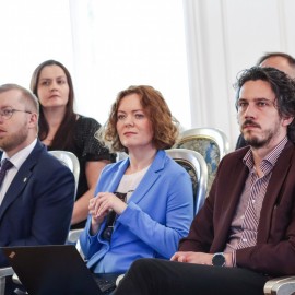 powiększ zdjęcie: Legnica: 61,4 mln euro dla samorządów