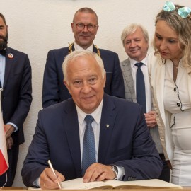 powiększ zdjęcie: 30 lat partnerstwa Legnicy i Wuppertalu