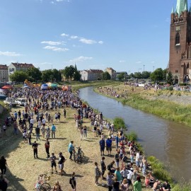 powiększ zdjęcie: Magiczny pociąg wygrał XXII Spływ Samoróbek