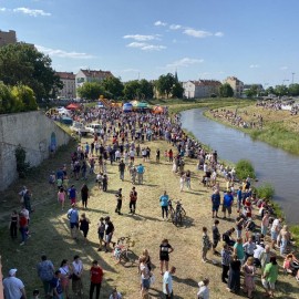 powiększ zdjęcie: Magiczny pociąg wygrał XXII Spływ Samoróbek