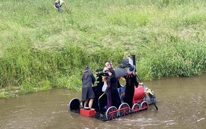 Magiczny pociąg wygrał XXII Spływ Samoróbek
