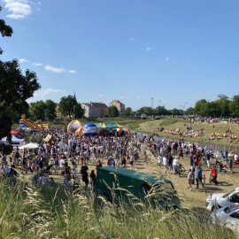 powiększ zdjęcie: Magiczny pociąg wygrał XXII Spływ Samoróbek