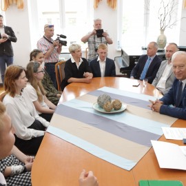 powiększ zdjęcie: Inauguracyjna sesja Młodzieżowej Rady Miejskiej Legnicy