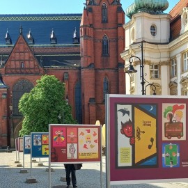 powiększ zdjęcie: Legnicki Satyrykon. Zapraszamy na wystawę poświęconą Jerzemu Flisakowi