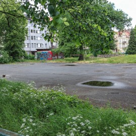 powiększ zdjęcie: Przebudowa kompleksów sportowych w II LO, ZSB i Parku Miejskim