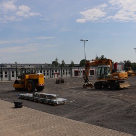 Przebudowa kompleksów sportowych w II LO,  ZSB i Parku Miejskim