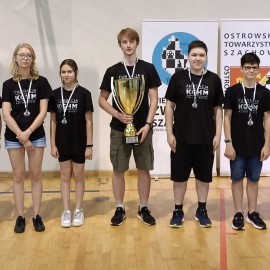 powiększ zdjęcie: Szachiści Miedzi Legnica awansowali do I ligi juniorów. Gratulujemy